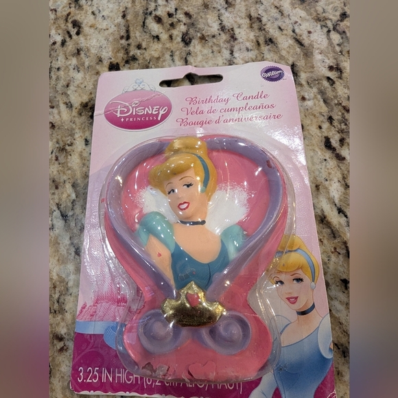 Princess Birthday decorations loot bags, streamers, table clothes, & more - Picture 9 of 9